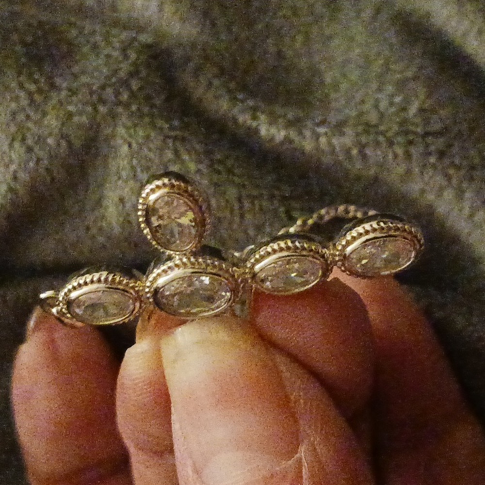Beautiful! Bella Luce,bezel set,925 Solid,cross W/chain - Picture 7 of 8